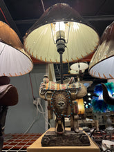 Load image into Gallery viewer, RA6072 Native Headdress Skull Lamp