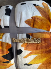 Load image into Gallery viewer, Sunflower Cow Super Plush Blanket S15