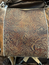 Load image into Gallery viewer, Floral Tooled Cowhide Purse BA2826