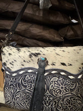 Load image into Gallery viewer, BA2822 Tooled Concho Cowhide Purse