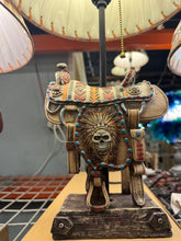 Load image into Gallery viewer, RA6072 Native Headdress Skull Lamp