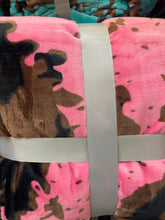 Load image into Gallery viewer, Pink Cow Print Sup Plush Twin Blanket