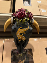 Load image into Gallery viewer, Lizard Gecko Rose Skull