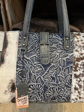 Load image into Gallery viewer, Tooled Floral Cowhide Handbag Purse BA2824