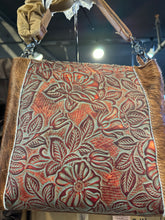 Load image into Gallery viewer, Floral Tooled Cowhide Purse BA2826