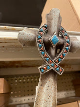 Load image into Gallery viewer, Turqouise Stone Fish across