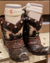 Load image into Gallery viewer, Boots Salt & Pepper Shaker Set