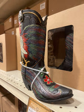 Load image into Gallery viewer, Rooster Black Boot Vase