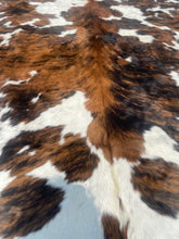 Load image into Gallery viewer, 7’ Cowhide Tricolor Rug
