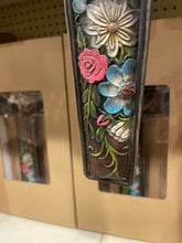 Load image into Gallery viewer, Horse Floral Horseshoe Cross