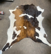 Load image into Gallery viewer, Tricolor Calf Cowhide Rugs
