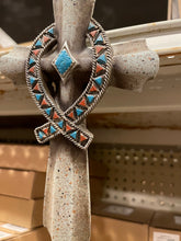 Load image into Gallery viewer, Turqouise Stone Fish across