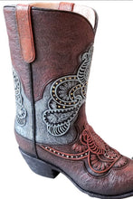 Load image into Gallery viewer, Lace Boot Vase