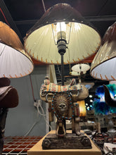 Load image into Gallery viewer, RA6072 Native Headdress Skull Lamp
