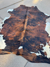 Load image into Gallery viewer, Tricolor Brindle Cowhide Rug 78x75” B121
