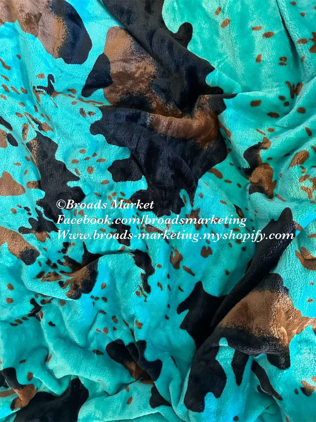 Turquoise Cow Super Plush King Blanket