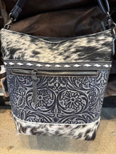 Load image into Gallery viewer, BA2821 Middle Zipper Tooled Cowhide Purse
