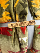 Load image into Gallery viewer, Seth Green Aztec Super Plush Blanket S42
