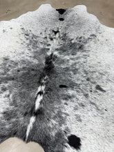 Load image into Gallery viewer, Black &amp; White Salt &amp; Pepper Cowhide Rug
