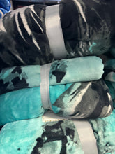 Load image into Gallery viewer, Katie Turquoise Highland S17 Blanket
