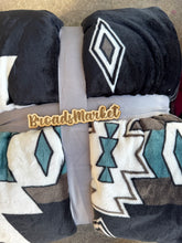 Load image into Gallery viewer, Caleb Super Plush Blanket S10
