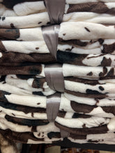 Load image into Gallery viewer, Twin Cow Throw Plush Blanket
