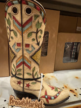 Load image into Gallery viewer, RA5933 Beige Aztec Boot Vase
