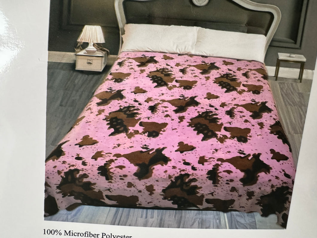 Light Purple Cow Print Queen Blanket