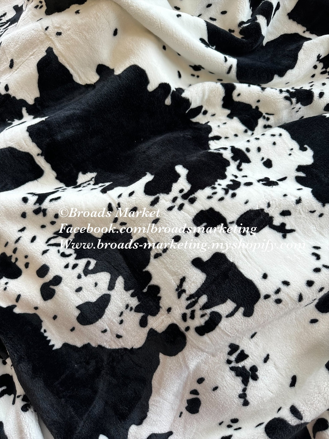 Black & White Cow Super Plush Twin Blanket