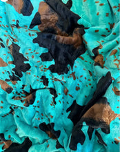 Load image into Gallery viewer, Turquoise Cow Print SW53 Super Plush Blanket
