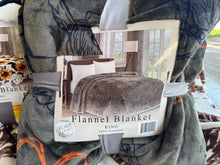 Load image into Gallery viewer, Forrest Green Punchy Super Plush Blanket
