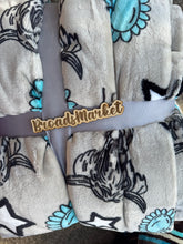 Load image into Gallery viewer, Sydney Highland Cow Super Plush S2
