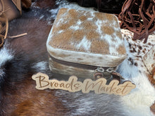 Load image into Gallery viewer, Cowhide Tooled Jewelry Cases
