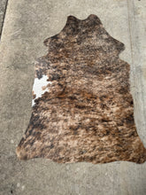 Load image into Gallery viewer, 3 Foot Cowhide Rugs

