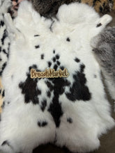 Load image into Gallery viewer, Rabbit Pelt Furs
