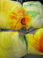 Load image into Gallery viewer, Yellow Green Sunflower Super Plush Blanket
