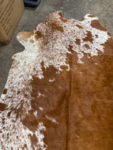 Load image into Gallery viewer, Stunning Beige Red Splatter Cowhide Rug 55x42”
