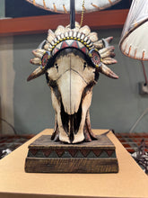 Load image into Gallery viewer, RA54059 Native Headdress Cowskull Lamp

