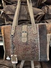 Load image into Gallery viewer, BA2824 Buckle Cowhide Handbag
