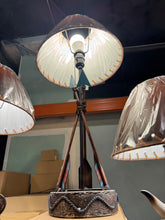 Load image into Gallery viewer, RA6581 Arrow Native Lamp
