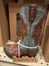 Load image into Gallery viewer, RA6182 Turquoise Aztec Ziglag Boot Vase
