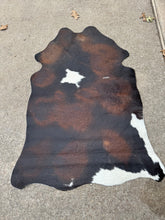 Load image into Gallery viewer, Tricolor Calf Cowhide Rugs
