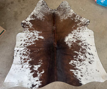 Load image into Gallery viewer, Brazilian 5 Foot Cowhide Rugs
