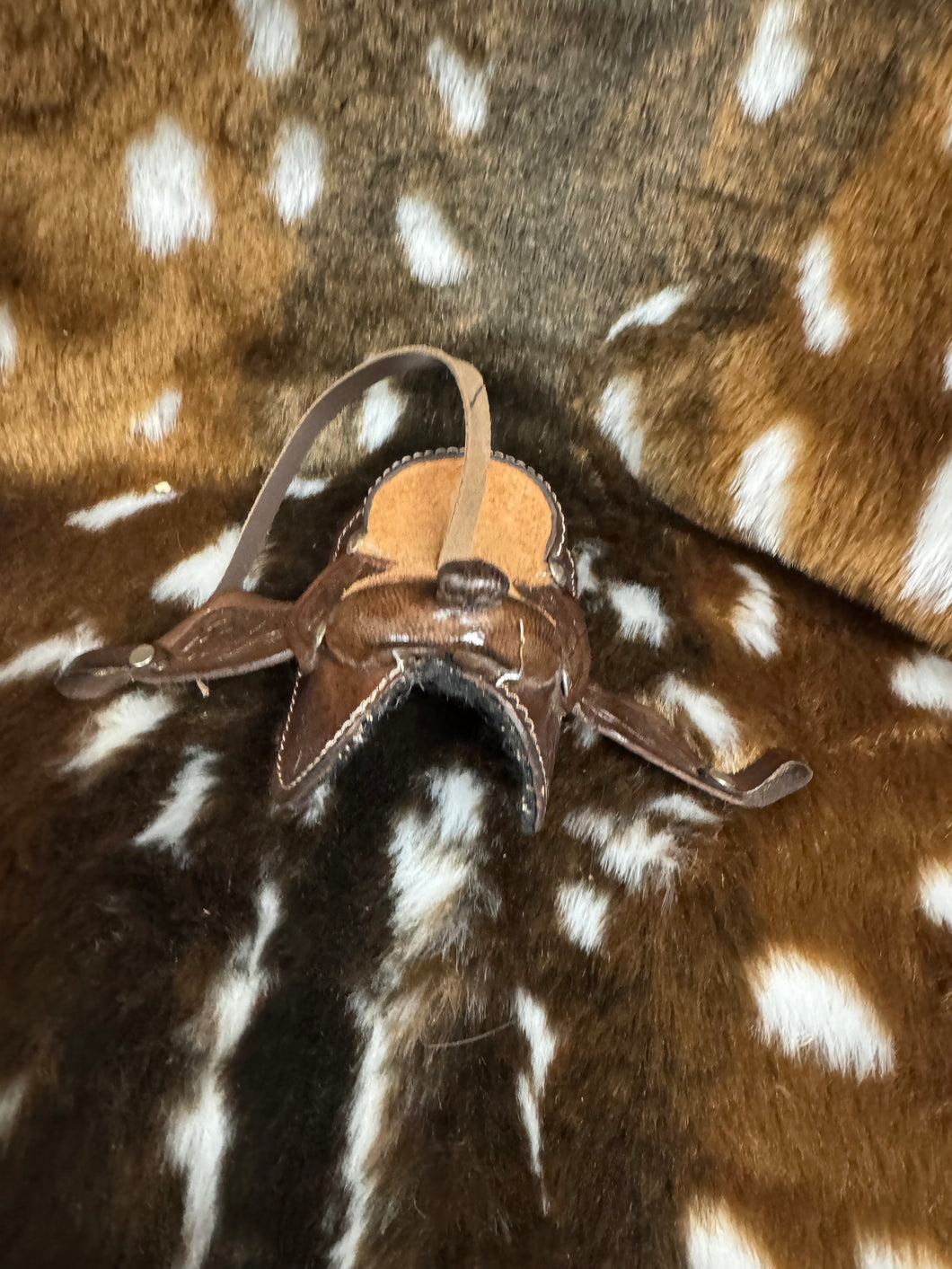 Review Saddle Decor