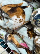 Load image into Gallery viewer, MIA Alston Super Plush Blanket
