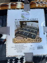 Load image into Gallery viewer, Wolf Aztec Super Plush Blanket S1
