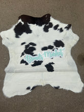 Load image into Gallery viewer, 3’ Cowhide Rugs
