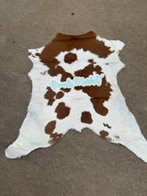 Load image into Gallery viewer, 3’ Cowhide Rugs
