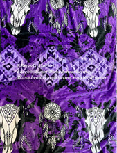 Load image into Gallery viewer, Queen Empress Purple Cowskull Plush Blanket
