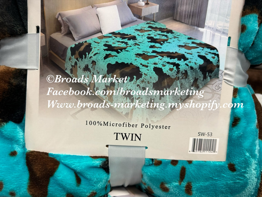 Twin Turquoise Cow Plush Blanket